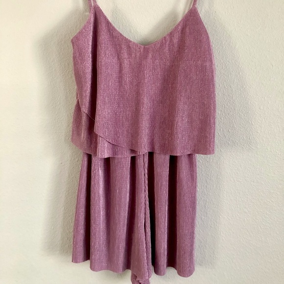 Nwot no comment  mauve pleated romper small - Picture 1 of 3